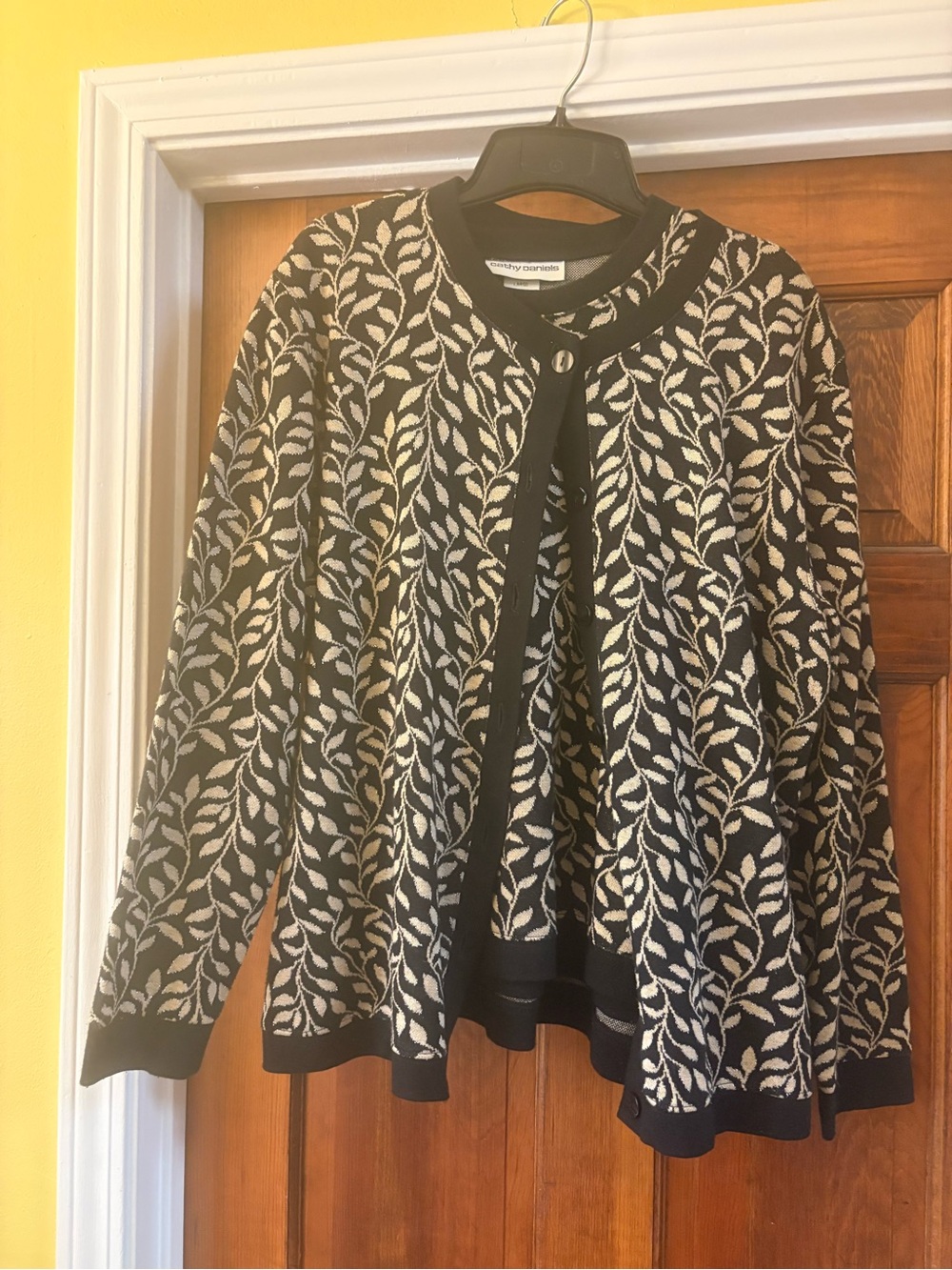 Black & Cream Leaf Jacquard Cardigan Jacket with matching tank